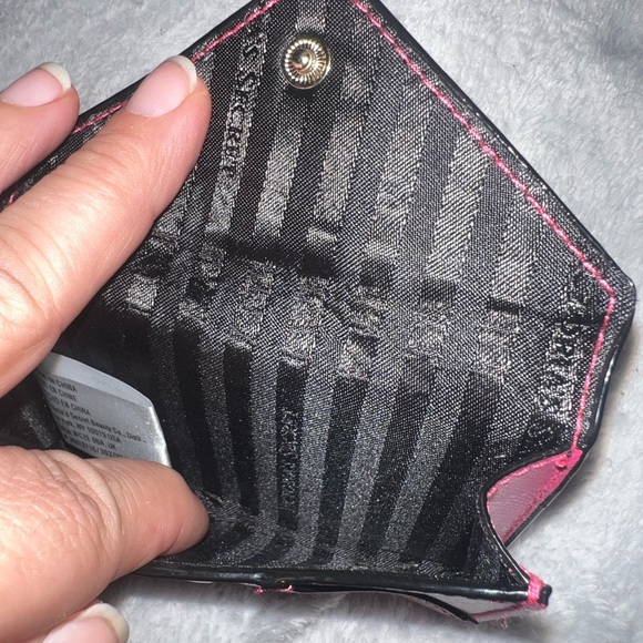 Victoria’s Secret pink pineapple card wallet keychain - Picture 2 of 3